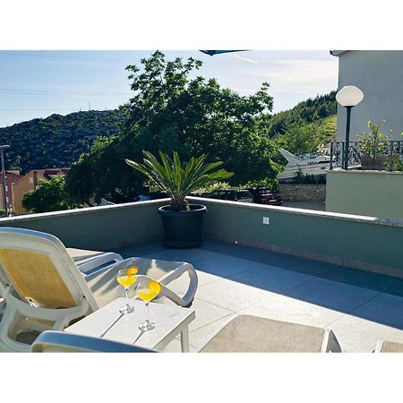 Amazing Apartment In Makarska With House Sea View מראה חיצוני תמונה