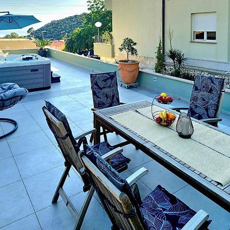 Amazing Apartment In Makarska With House Sea View מראה חיצוני תמונה