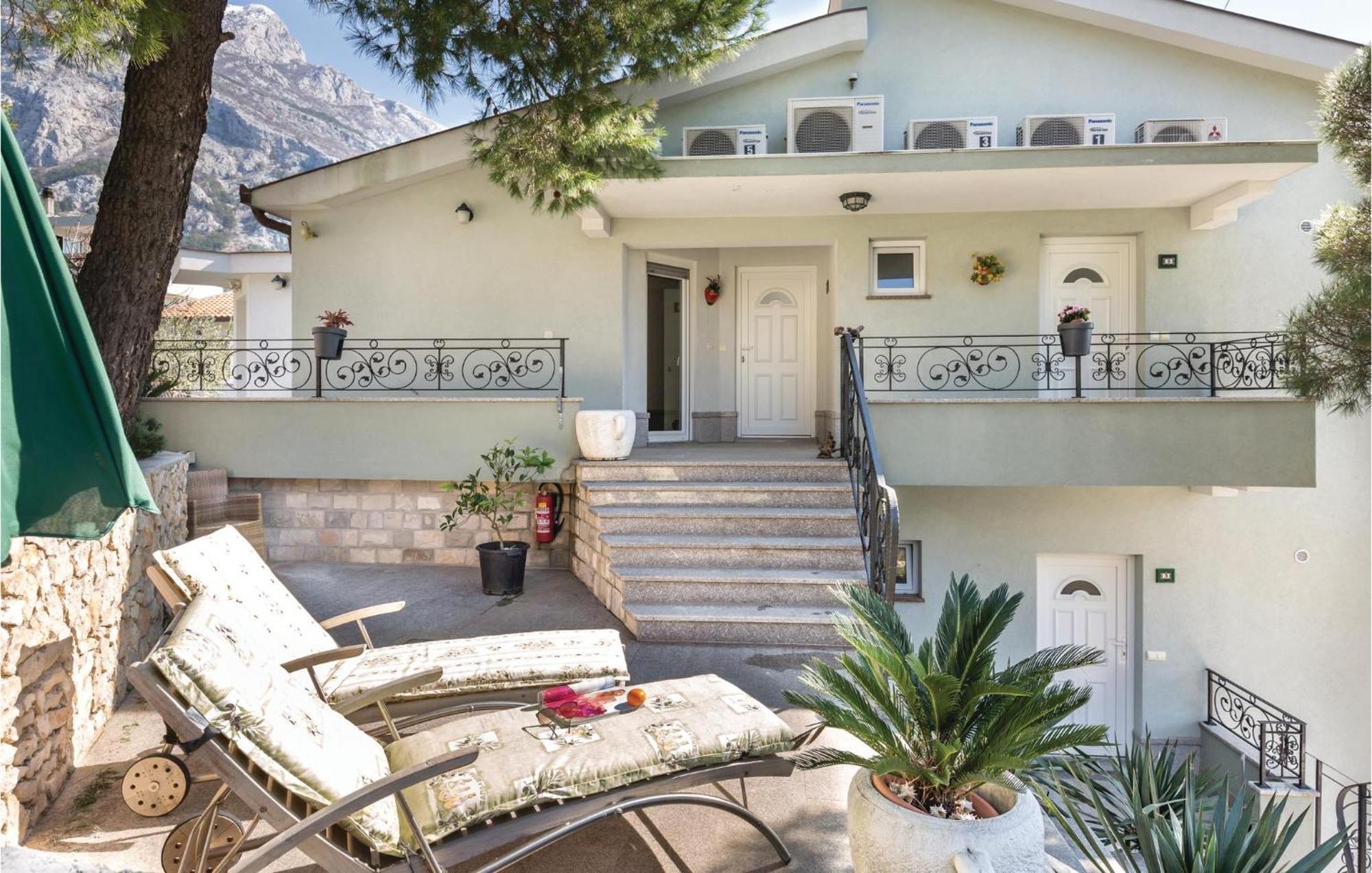 Amazing Apartment In Makarska With House Sea View מראה חיצוני תמונה